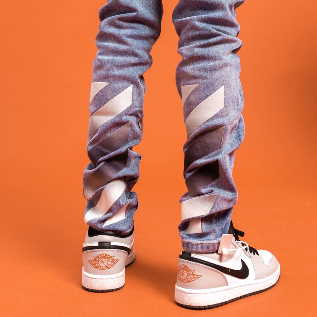 OFF WHITE